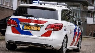 Drankrijder tegen de lamp door verlichting