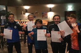 Nieuwe gediplomeerde pupillenscheidsrechters bij FC Castricum