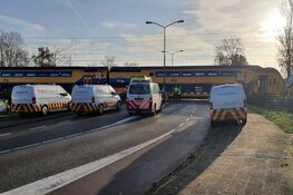 Aanrijding op spoorwegovergang Castricum. Tot in de middag geen treinen tussen Alkmaar en Uitgeest