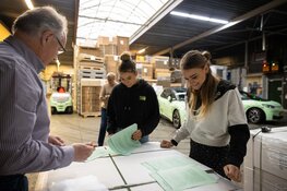 Topatleten Laura en Lisanne de Witte rijden groen
