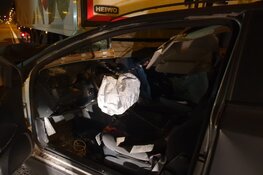 Auto rijdt achter op trailer op A9, bestuurder met schrik vrij