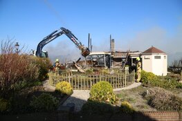 Schade enorm na verwoestende brand in Egmondse boerderij