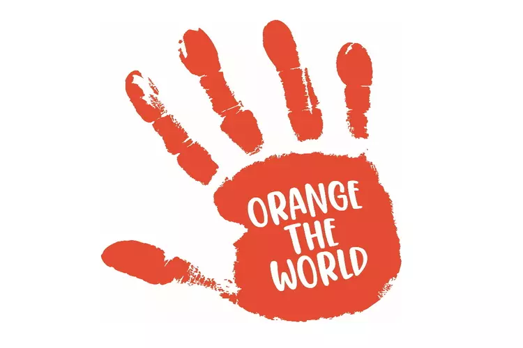 Gemeentehuis Castricum kleurt tien dagen oranje
