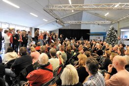 Sprankelend kerstconcert op kindcentrum Helmgras