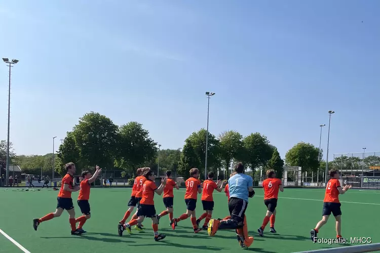 Castricum Heren 1 promoveert naar 2e klasse