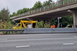 Beton laat los van viaduct van A9