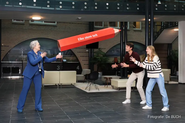 Landelijke verkiezingen - Stemmen in Castricum om 00.00 uur`s nachts