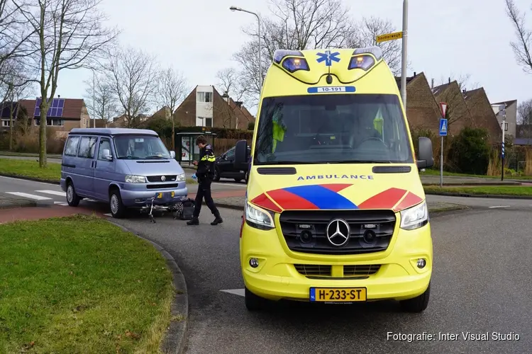 Vrouw op fiets aangereden op rotonde in Castricum