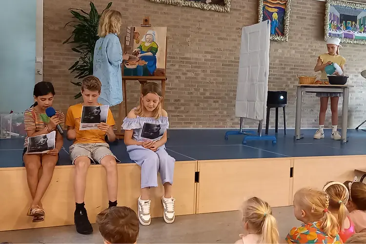Kunstweken op kindcentrum Helmgras van start
