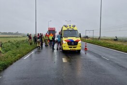 Auto te water gereden langs N203 in Uitgeest