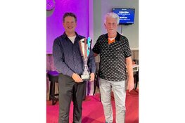 Rob Kok triomfeert tijdens het Snackbistro De Toren/Gebr. Liefting Kadertoernooi