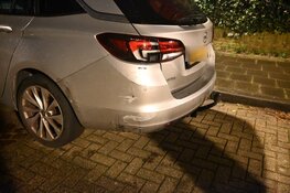 Pakketbezorger rijdt door na aanrijding in Castricum