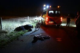 Botsing tussen scooters op fietspad in Bakkum