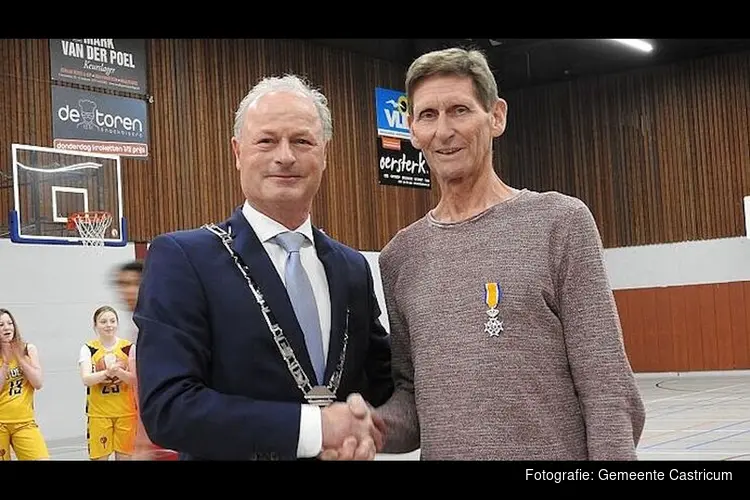 Koninklijke onderscheiding voor de heer Castricum