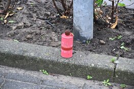 Rookgranaat aangetroffen op parkeerplaats van brandweerkazerne in Limmen