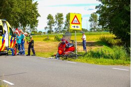 Fietser zwaargewond na frontale aanrijding met scooter