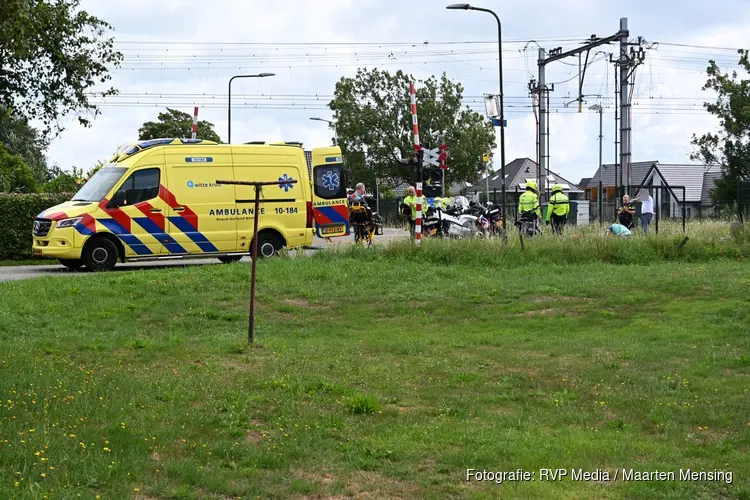 Fietser gewond na aanrijding met personenauto in Limmen