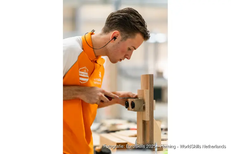 Noord-Hollandse meubelmaker Jort Rommel wint brons op EK beroepen