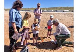 Ga mee op ontdekkingstocht op het strand van Castricum