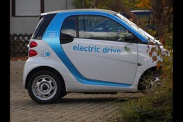 Proef met kabelgoten voor opladen elektrische auto