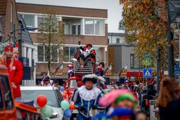 Sinterklaasintocht brengt feestelijke sfeer in Castricum
