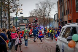 Sinterklaasintocht brengt feestelijke sfeer in Castricum