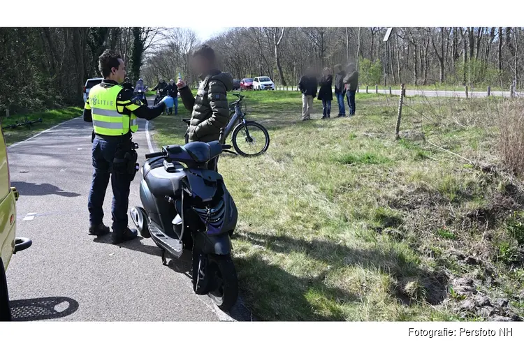 Kind naar ziekenhuis na ongeval met scooterrijder op N513