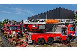 Veel rook bij brand op dak van woning Castricum