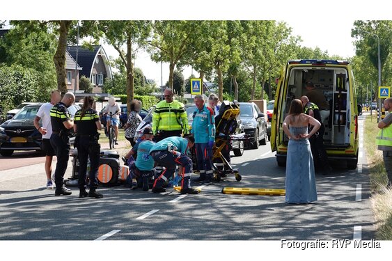 Man op scootmobiel gewond na aanrijding met auto in Akersloot