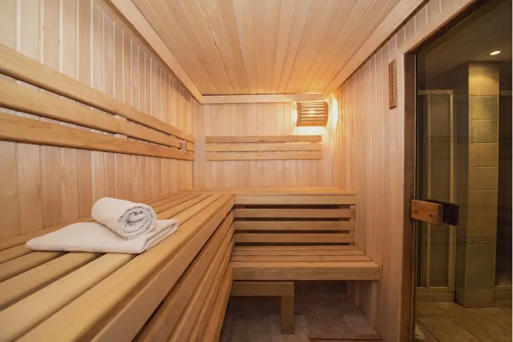 Een sauna in huis of tuin: waar begin je als je zelf wilt bouwen?