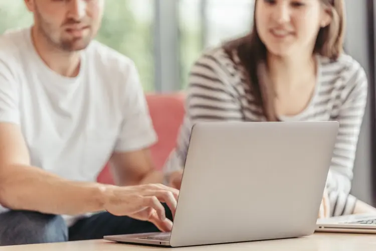 Hoe herkent u online oplichting en wat kunt u doen om uzelf te beschermen?