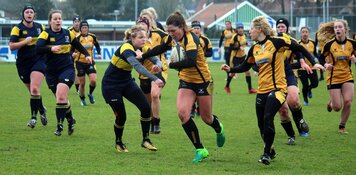 Sophie Touber en Linde Van der Velden naar EK Rugby