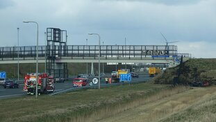 Landbouwvoertuig afgebrand langs A9