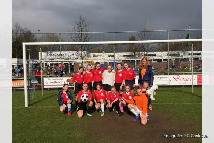 Juliana van Stolberg winnaar Rabobank schoolvoetbaltoernooi