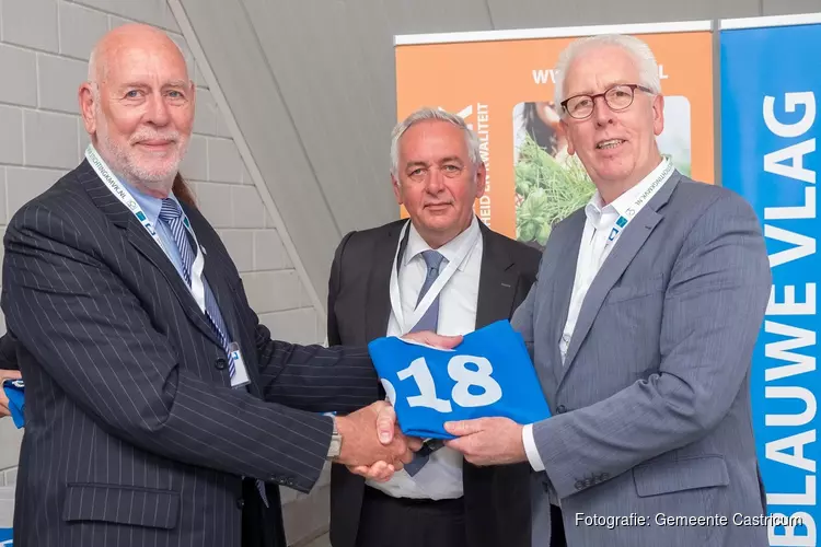 Weer blauwe vlag voor strand Castricum en jachthaven Akersloot
