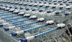 Kinderen mee in winkelwagen? Zwembadschoentjes verplicht bij AH Castricum