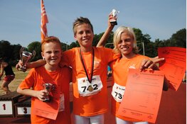 Meisjes pupillen C Atletiek Vereniging Castricum lopen 22 jaar oude clubrecord uit de boeken