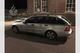Politie vindt gestolen auto met draaiende motor