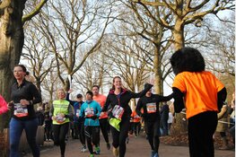 Juichzone op Camping Bakkum tijdens NN Halve Marathon van Egmond!