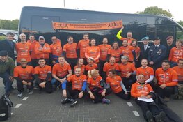 Bijzondere 5 mei viering voor het Bevrijdingsvuur estafetteteam van AV Castricum