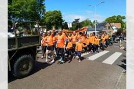 Bijzondere 5 mei viering voor het Bevrijdingsvuur estafetteteam van AV Castricum