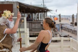 Neptunus doopt strandleden Castricumse Reddingsbrigade