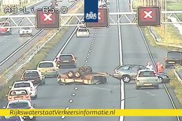 A9 weer open na ongeluk met geschaarde aanhanger