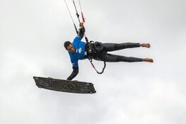NK Big Air kitesurfen bij Castricum