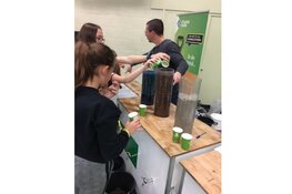 Clusius College Castricum zuivert water op techniek-evenement PET Zaanstad