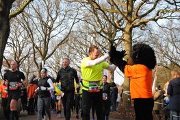 Juichzone op Camping Bakkum tijdens NN Halve Marathon van Egmond!